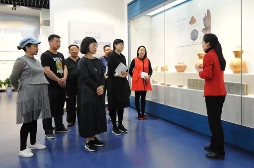 旅游管理专业 礼仪服务——塑造卓越旅行体验的核心素养